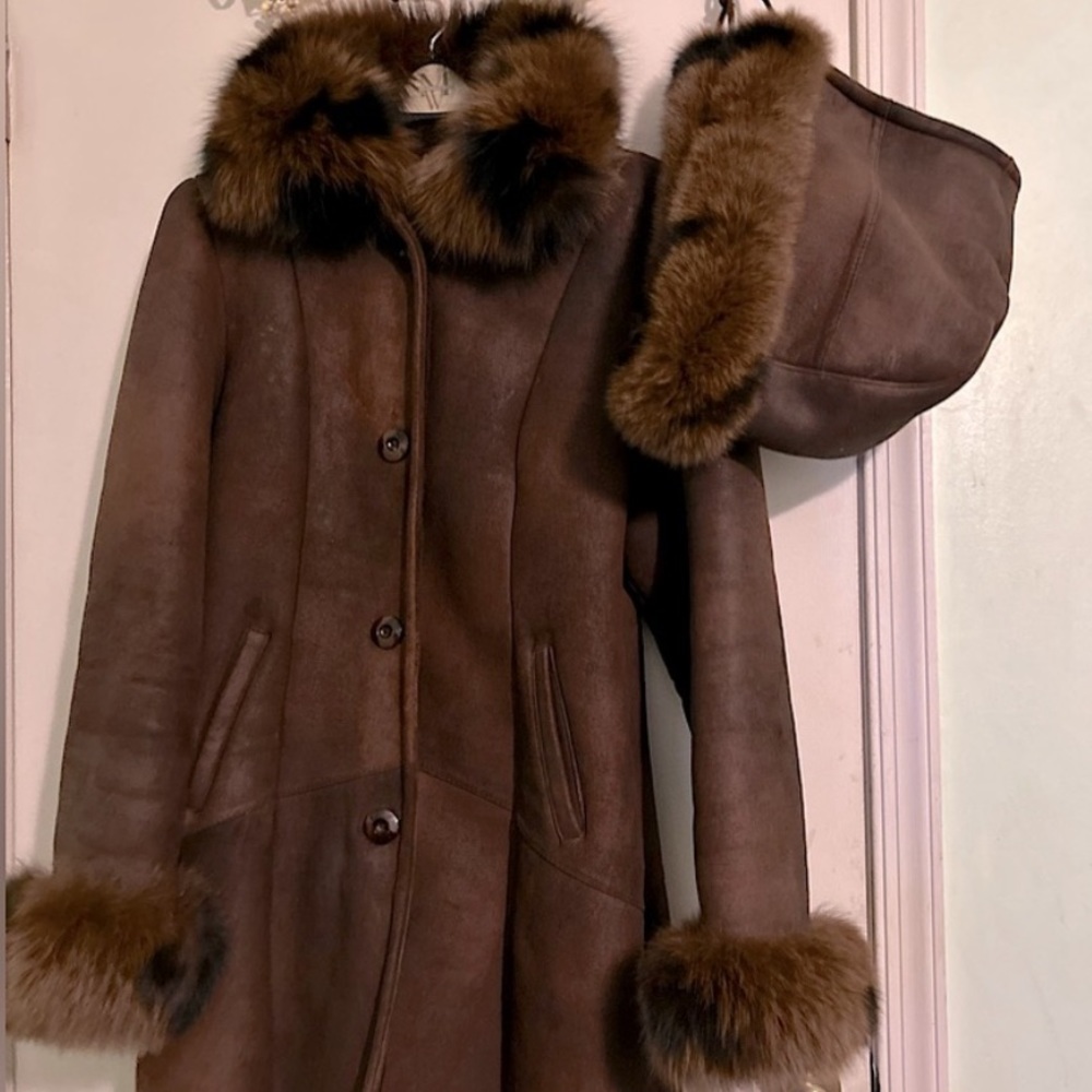 Authentic Fur Coat - Picture 5 of 7